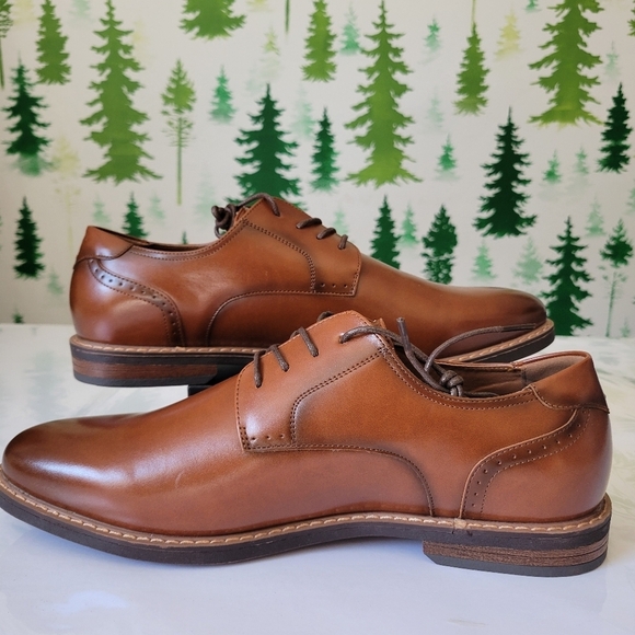 New Nunn Bush Men\'s Wide Fit Brown Leather Dress Shoes.